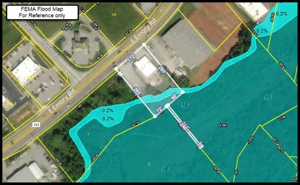 Income Producing Property on Emory Road: 712 East Emory Rd, Powell, TN 37849